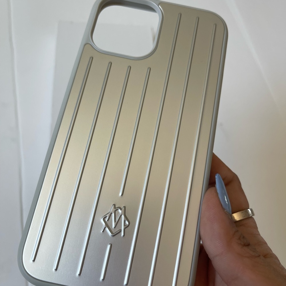 Rimowa iphone case compatible for iPhone 15 Pro - Picture 9 of 10